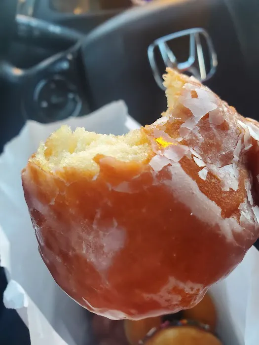 Dale's Donuts Picture 4