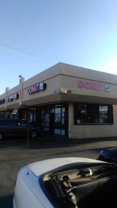 Donut House Picture 8