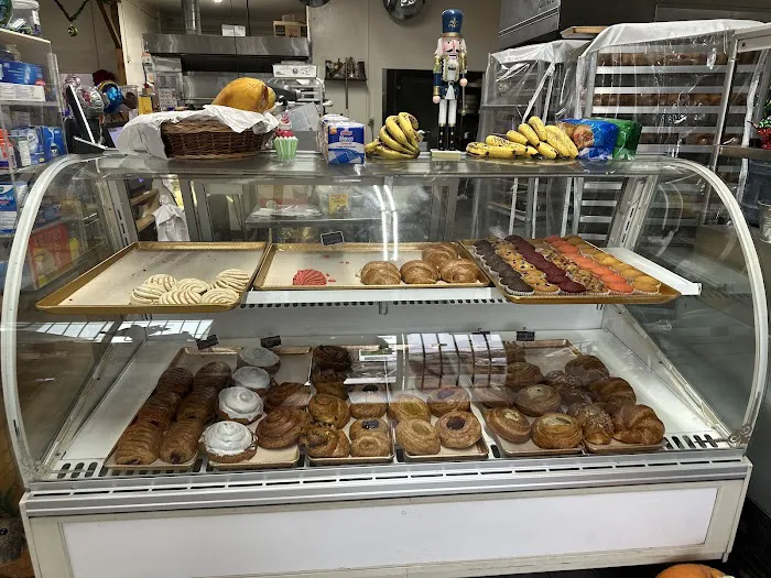 Amour Bakery Picture 7