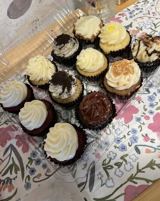 Coco's Lip Smacking Cupcakes Picture 4