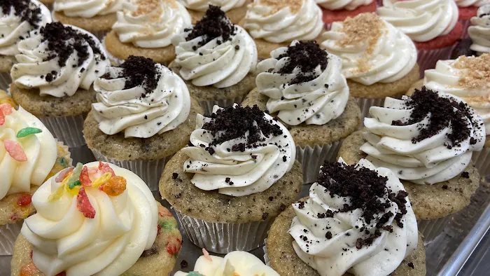 Coco's Lip Smacking Cupcakes Picture 8