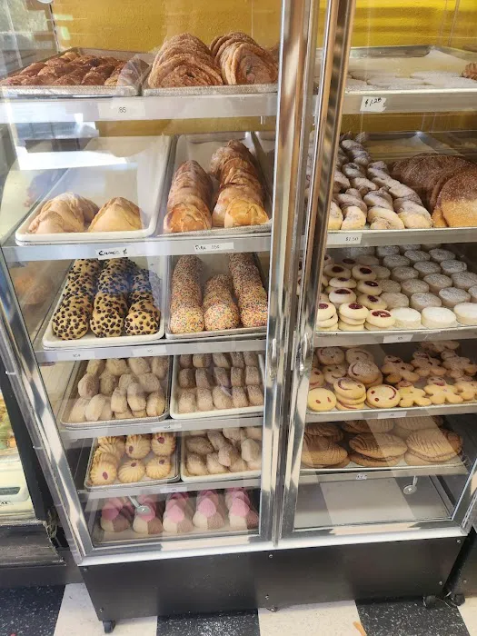 Monica's Bakery Picture 8