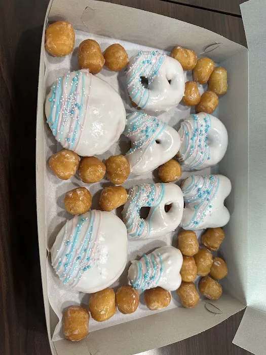 Sweet Retreat Donuts Picture 3