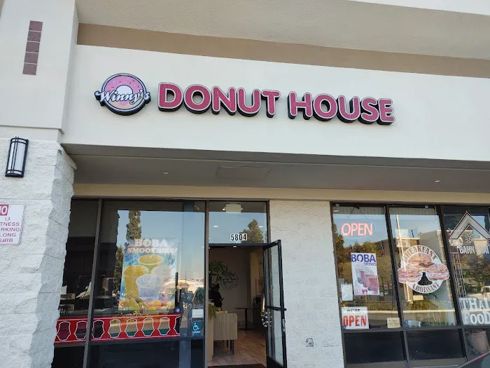 Winny's Donut House Picture 5