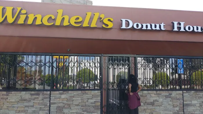 Winchell's Picture 7