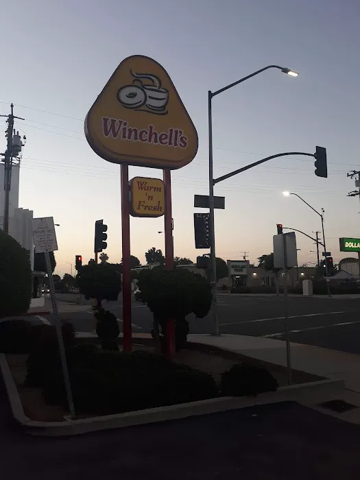 Winchell's Picture 8