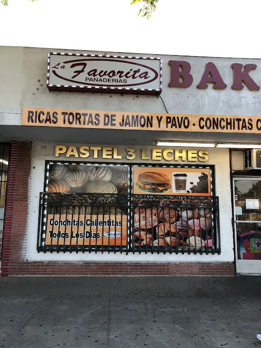 La Favorita Bakery Picture 3