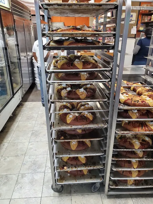 Beto's Bakery & Cafe Picture 4