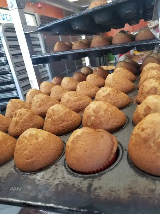 Beto's Bakery & Cafe Picture 3
