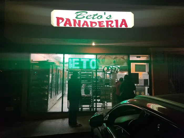 Beto's Bakery & Cafe Picture 9