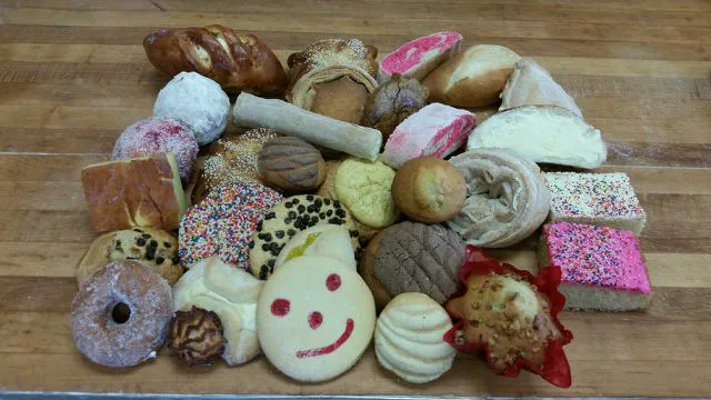 Beto's Bakery & Cafe Picture 5