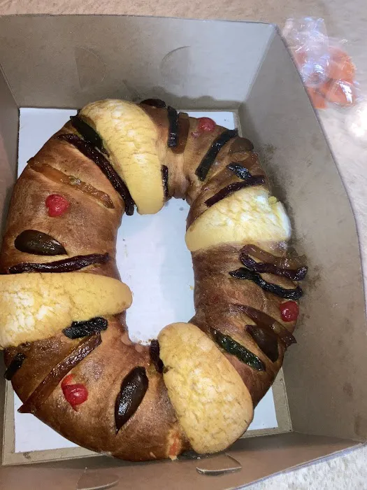 La Favorita Bakery Picture 4