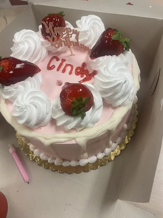 Evelyn's Bakery Picture 10