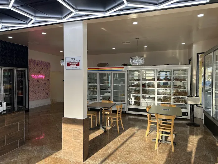 Evelyn's Bakery Picture 6
