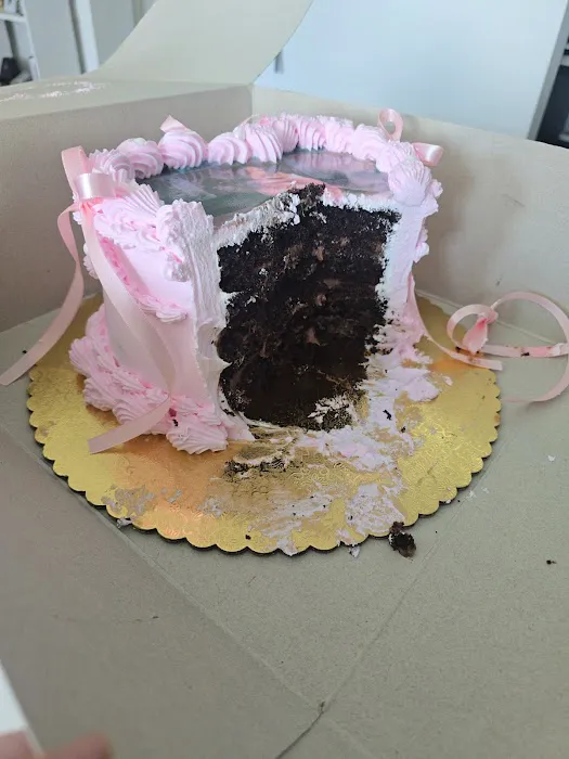 Evelyn's Bakery Picture 7