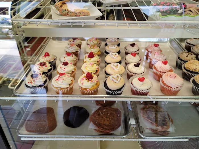 Sugar From The Heart Bakeshop Picture 10