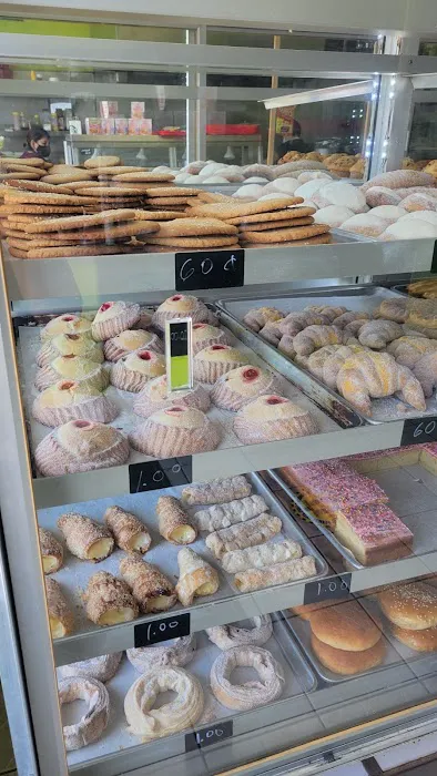 Medina's Bakery Picture 5