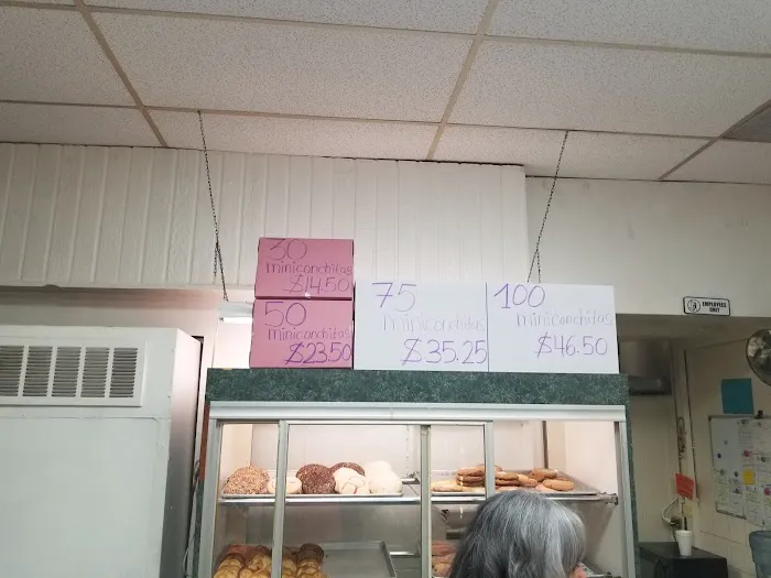 La Favorita Bakery Picture 4