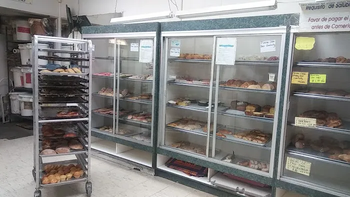 La Favorita Bakery Picture 7