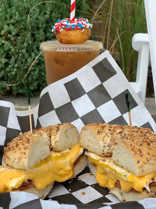 Dune Donuts and Bagels Picture 4