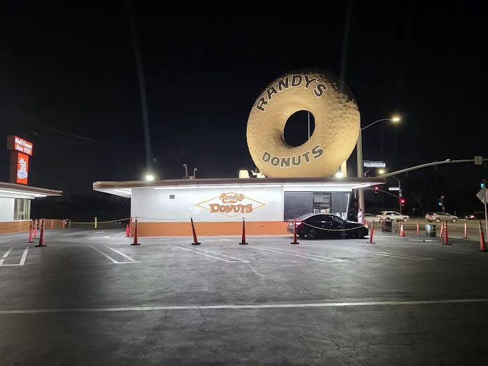 Randy's Donuts Picture 7