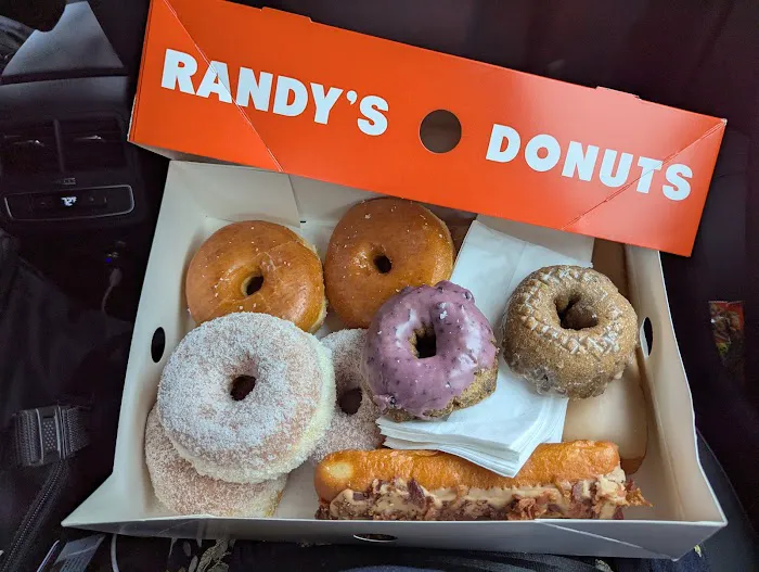 Randy's Donuts Picture 2