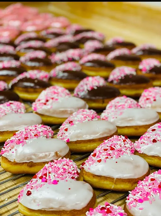 Amigos Donuts Picture 10
