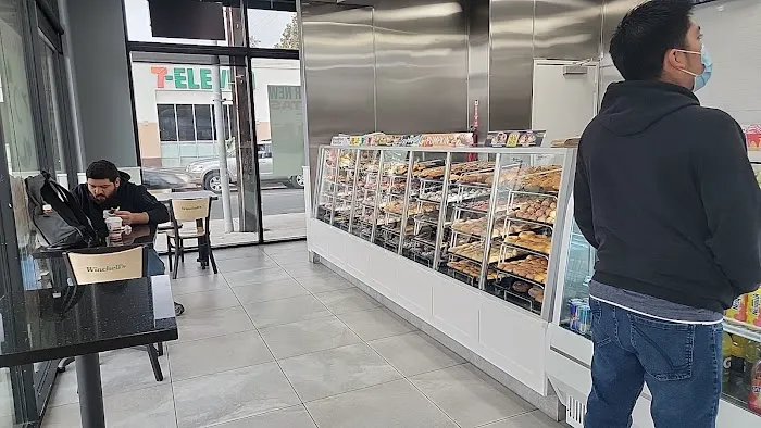 Winchell's Donut House Picture 10