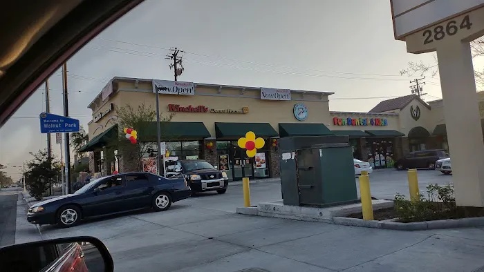 Winchell's Donut House Picture 3