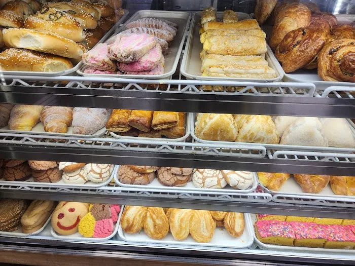 Marilus bakery #2 / Panaderia marilus # 2 Picture 1