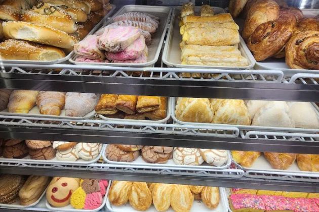 Marilus bakery #2 / Panaderia marilus # 2