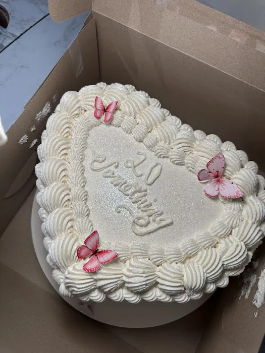 Vero’s Custom Cakes and Desserts Picture 6