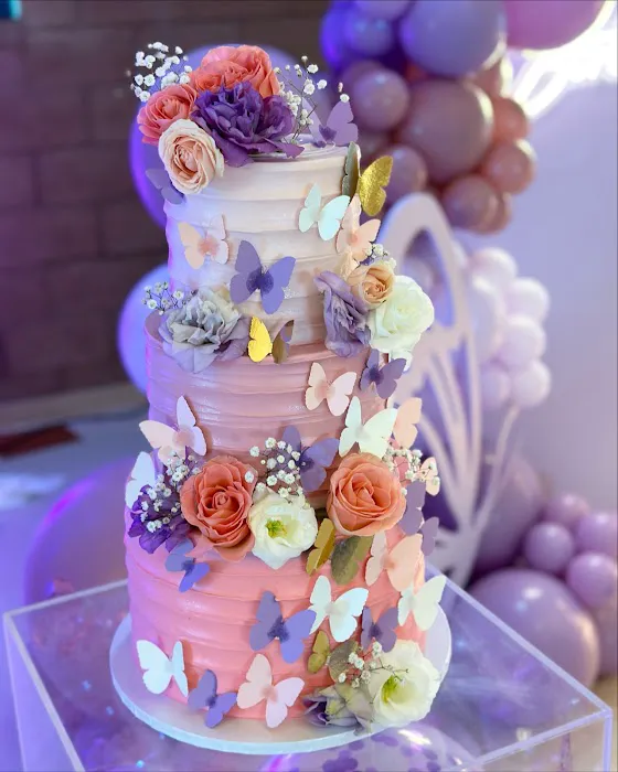 Vero’s Custom Cakes and Desserts Picture 10