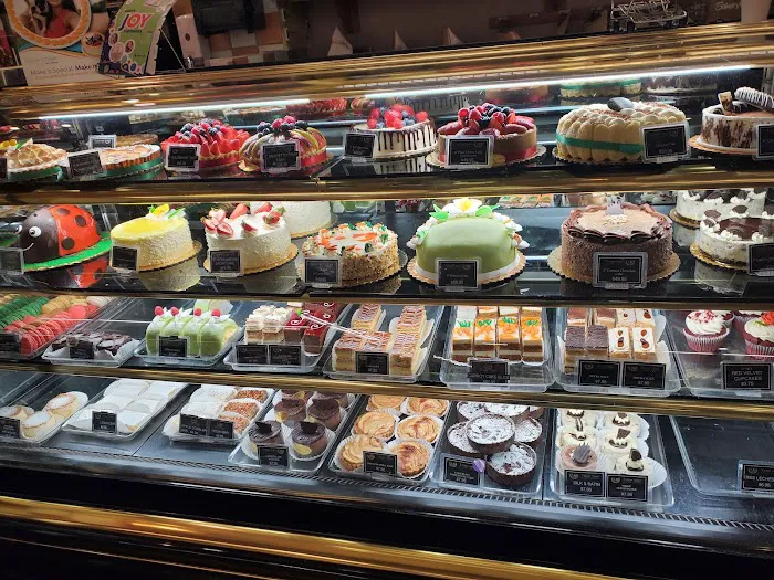 Mamolo's Fine Pastries Picture 10