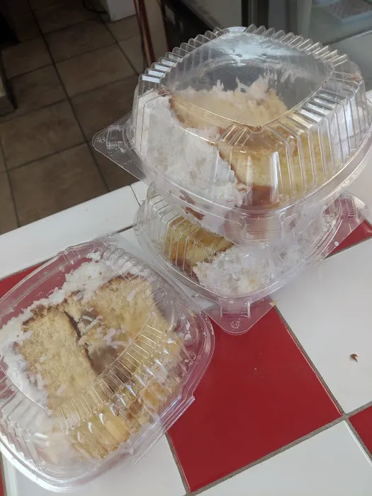 Gwen's Specialty Cakes Picture 5