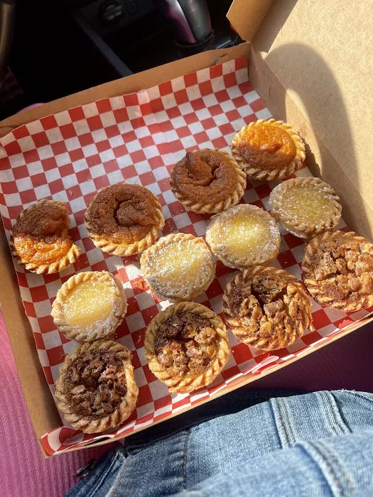 Gwen's Specialty Cakes Picture 3