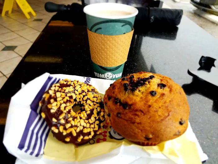Yum Yum Donuts Picture 3