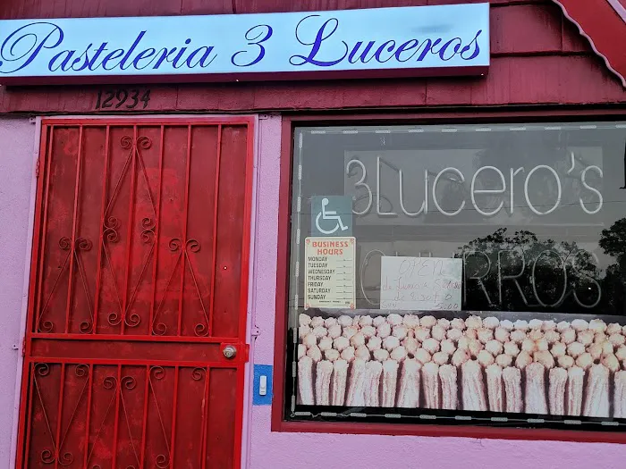 Pasteleria Tres Luceros Picture 1