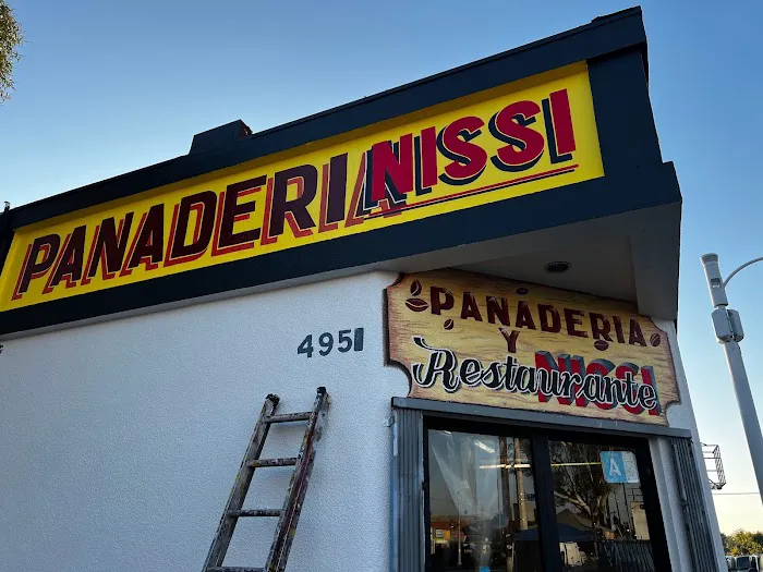 Panadería Nissi y restaurante Picture 2