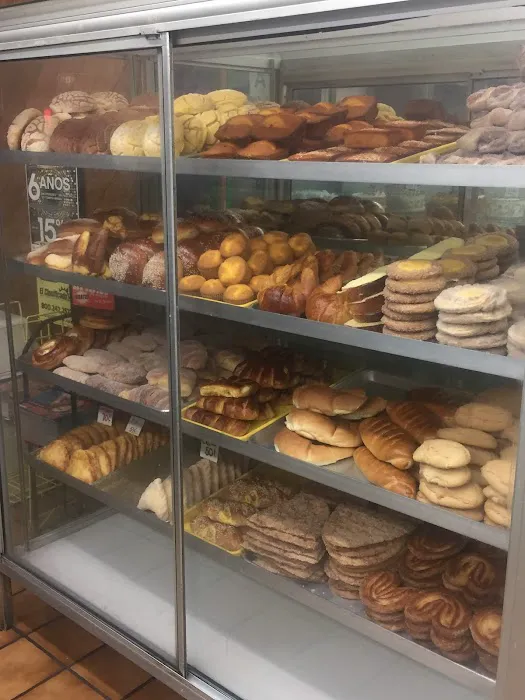 Moya's Bakery Picture 7