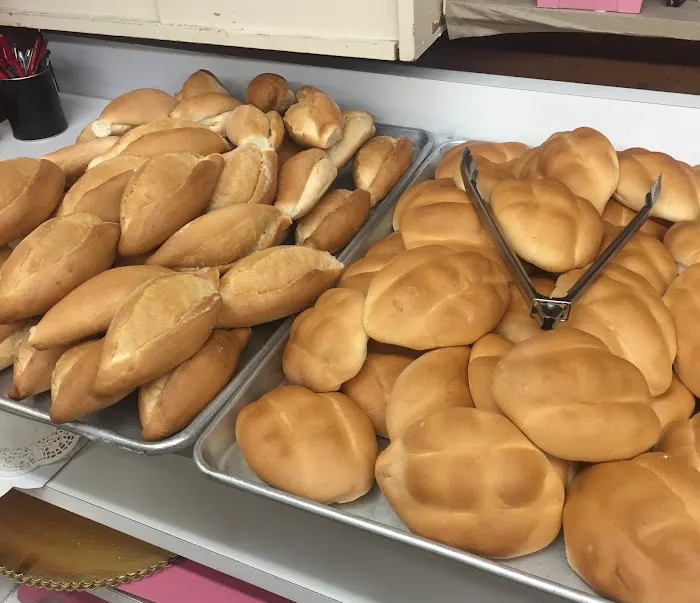 Moya's Bakery Picture 4
