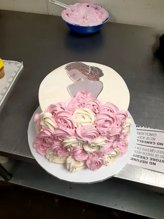 Reyna's Bakery Picture 6