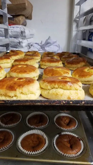 El Pollito Bakery Picture 8