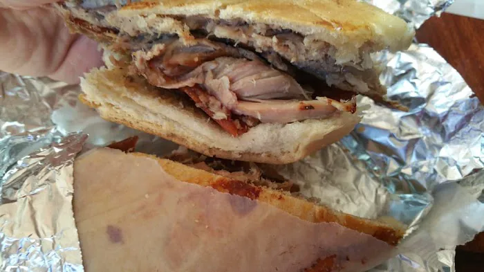 El Nuevo Mundo Market, Bakery & Cafe Picture 4
