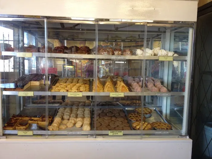 El Nuevo Mundo Market, Bakery & Cafe Picture 9
