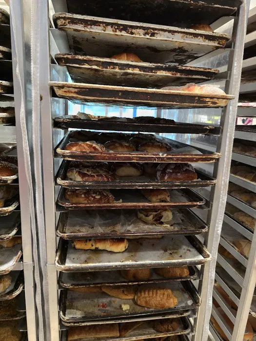 Reyna's Bakery Picture 3
