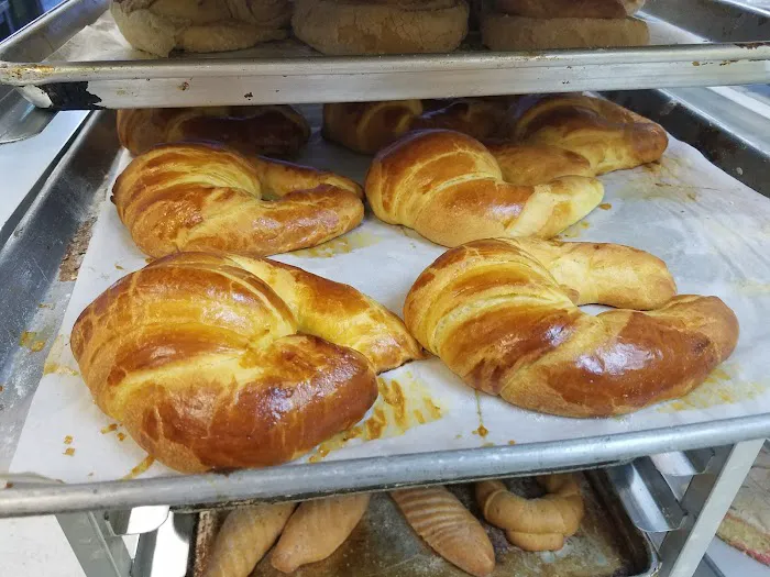 Escalona's bakery Picture 6