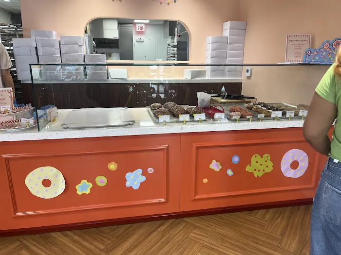 Moonbridge Doughnut Studio Picture 10