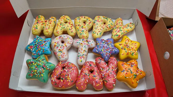 Simone's Donuts Picture 9