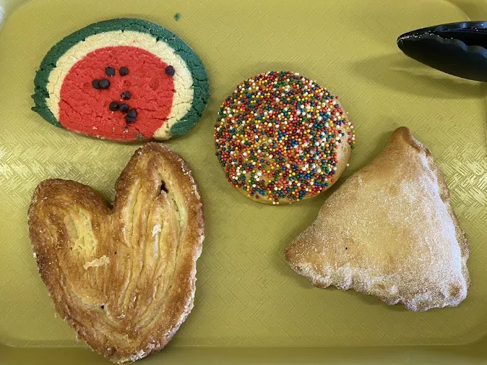 Ponce's Bakery Picture 3